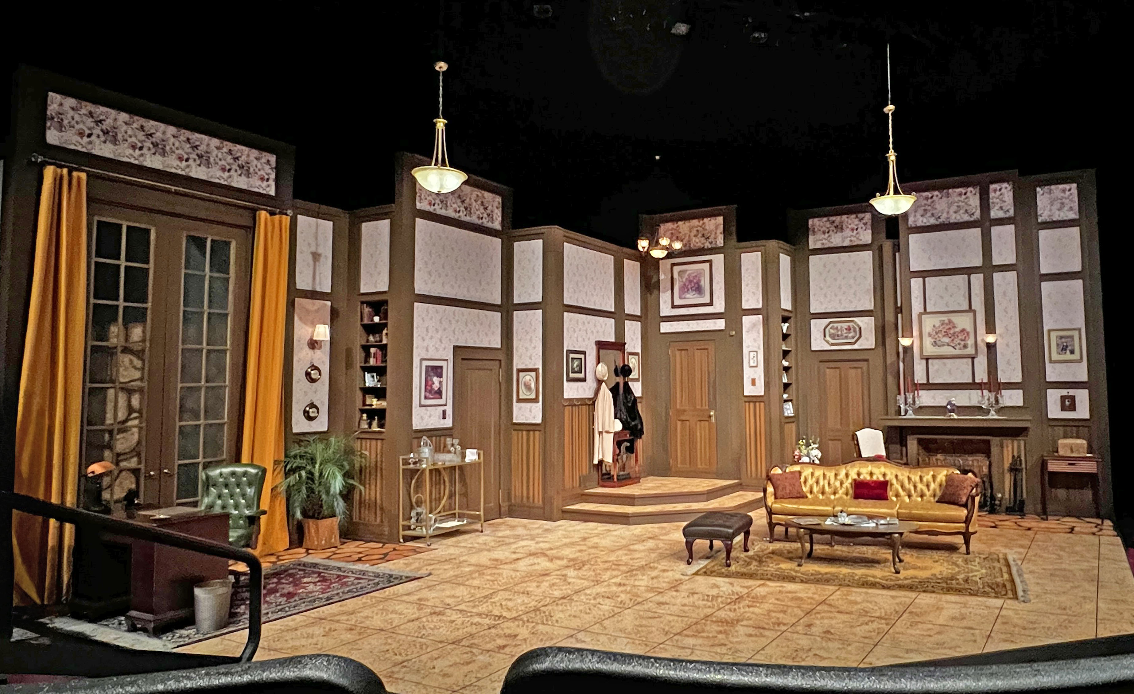‘Dial M for Murder’: Soft Drapes, Sharp Edges